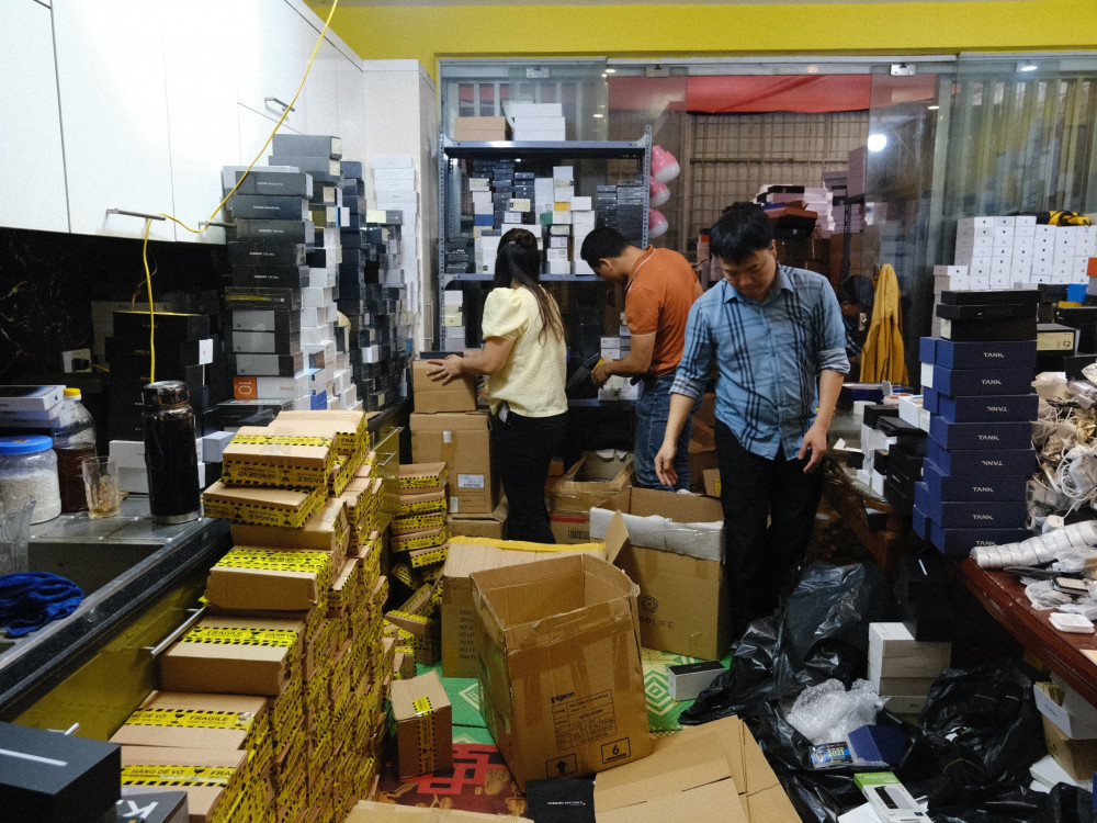 Bà trùm Bùi Thị Hương và đường dây lừa đảo 7.000 người mua điện thoại-6