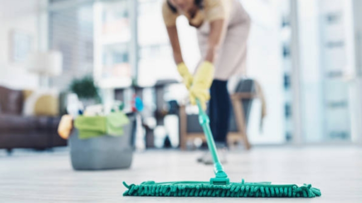 Lau nhà khi trời nồm, hãy thêm thứ này vào để nhà sạch bóng-1