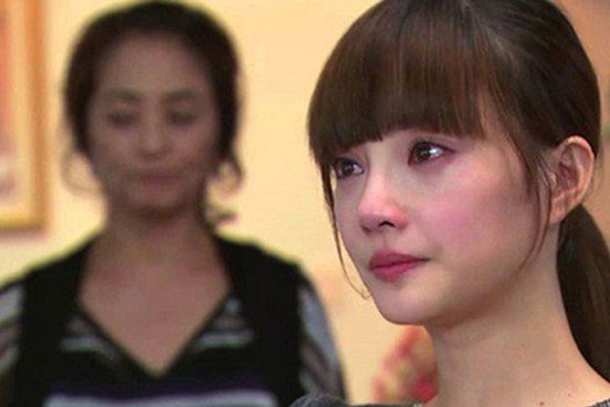 Vợ bầu nhờ chồng mua hộp dâu tây gần 500.000 đồng, mẹ chồng khó chịu nói 1 câu khiến con dâu phát khóc