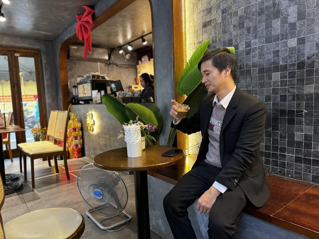 Lệ Rơi sau 10 năm gây bão mạng: Sống bình lặng làm nông dân, U40 ôm gối ngủ chờ tình yêu tới-8