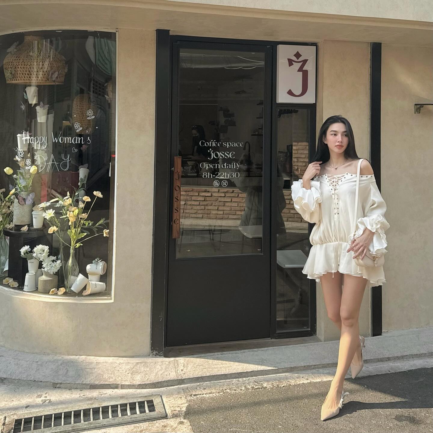 4 mẫu váy mùa hè mỹ nhân Việt năm nào cũng diện vì siêu trẻ xinh, tôn dáng-9