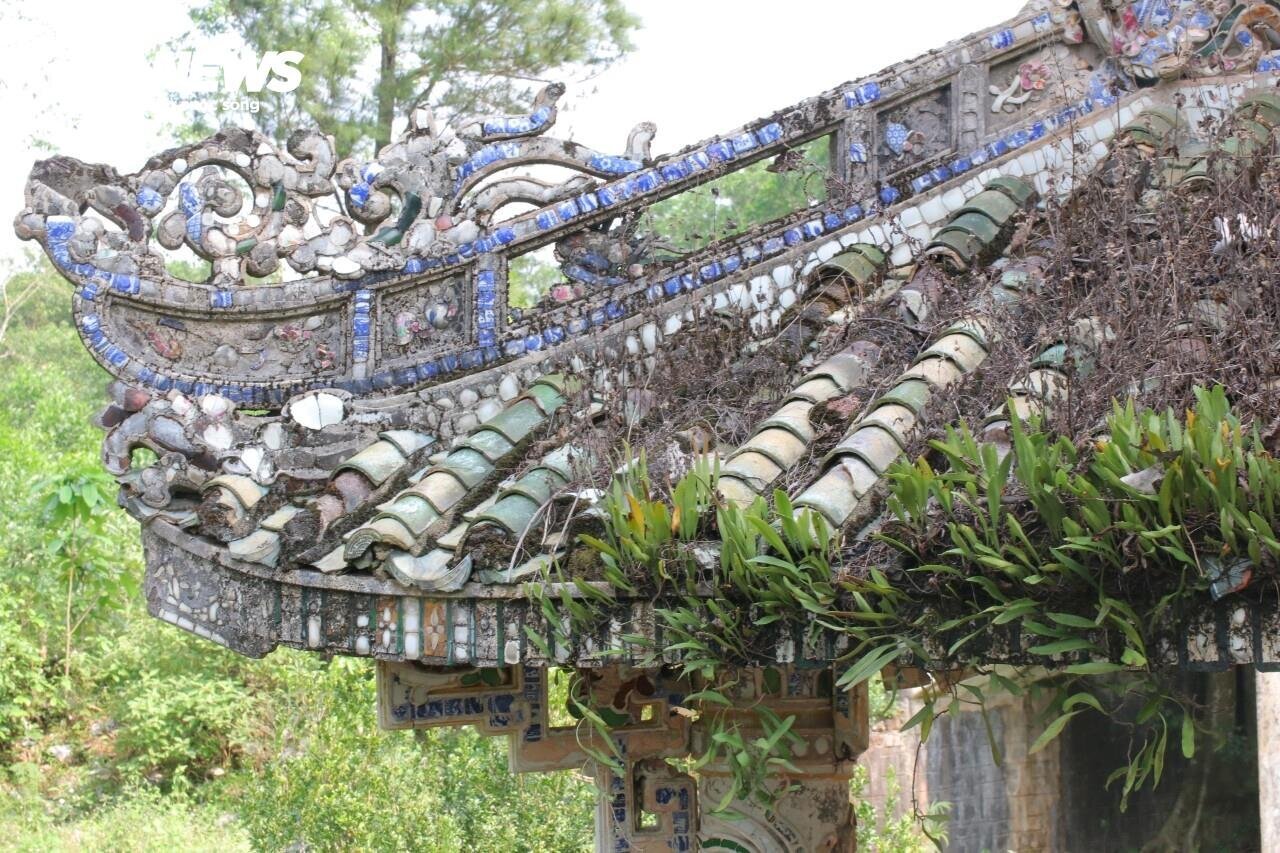 Vì sao dinh thự của bạo chúa miền Trung” bị bỏ hoang đến rợn người?-7