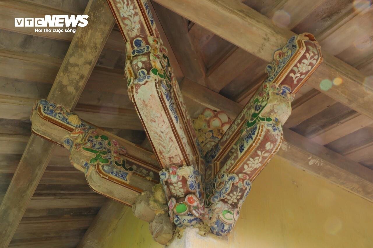 Vì sao dinh thự của bạo chúa miền Trung” bị bỏ hoang đến rợn người?-9