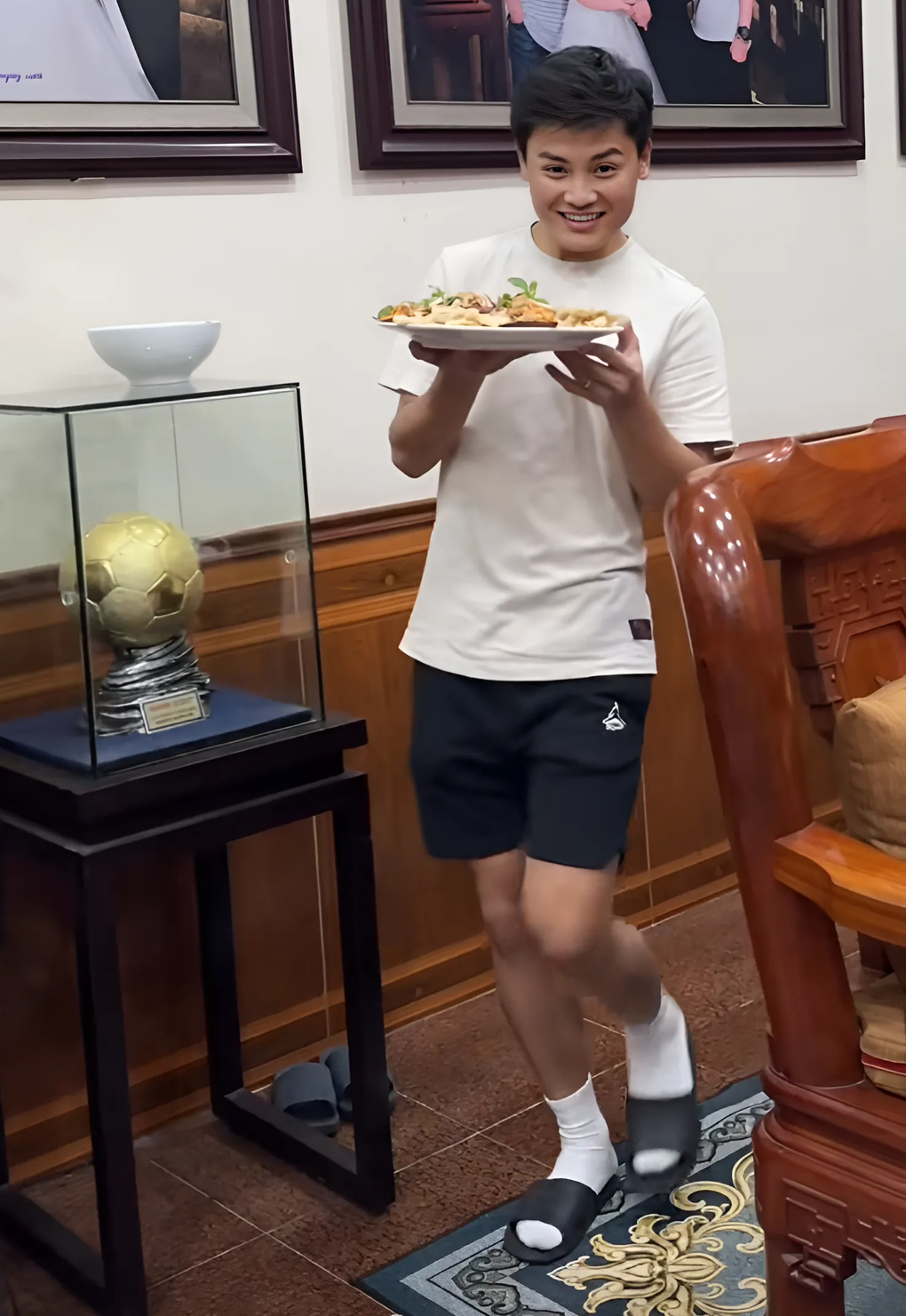 Anh trai Quang Hải gây thương nhớ với vẻ điển trai, tính tình hài hước-7