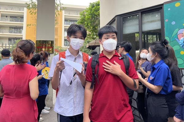 Chỉ tiêu vào lớp 10 các trường công lập ở Hà Nội trong 3 năm gần nhất-1