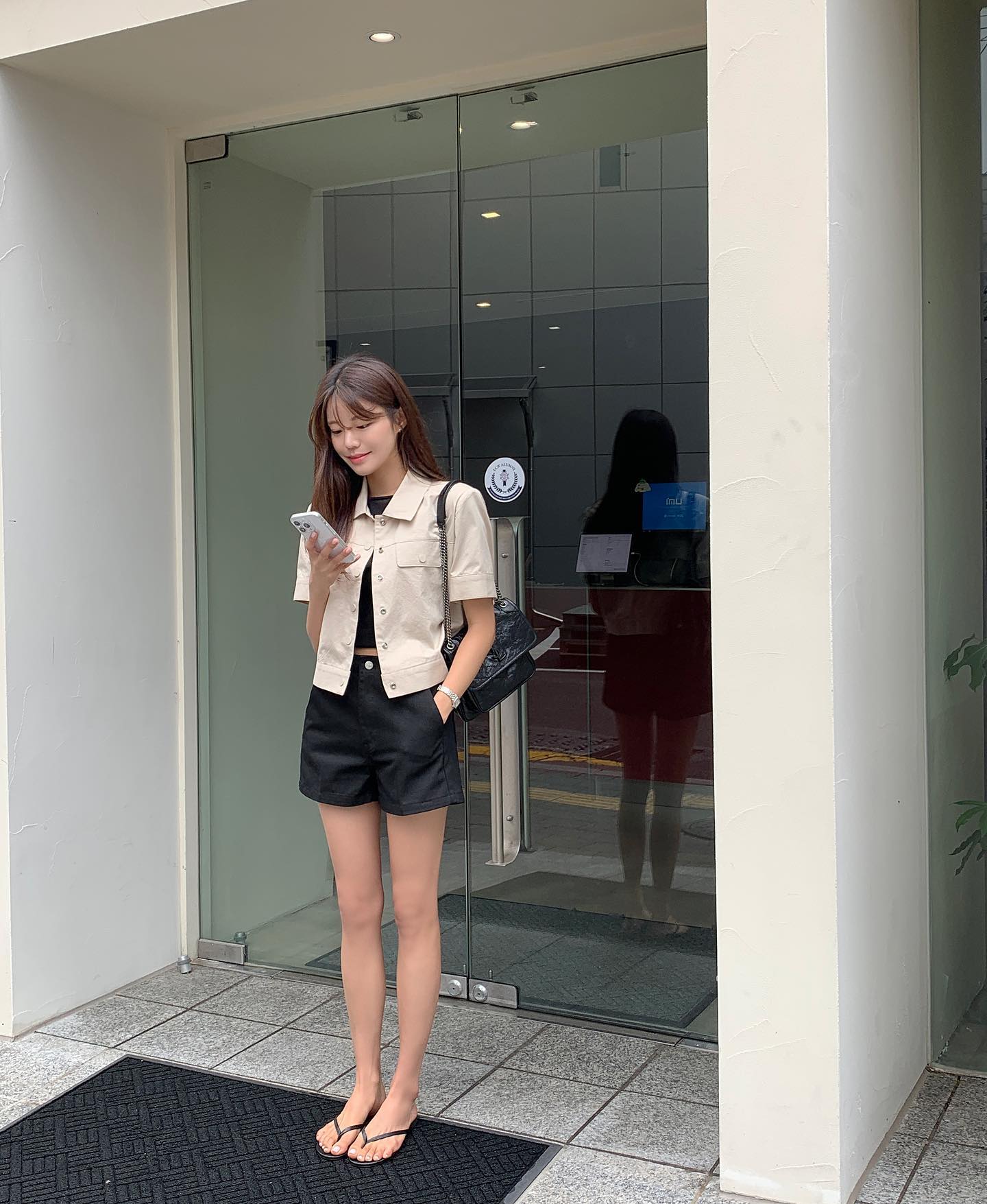 10 cách diện quần short trẻ trung và tinh tế, phù hợp với phụ nữ trên 40 tuổi-6