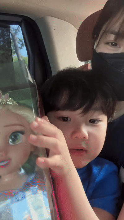 Hòa Minzy chạm mặt thiếu gia Minh Hải khi đón con trai từ Úc trở về, lên tiếng thông tin tái hợp và cưới cuối năm-3