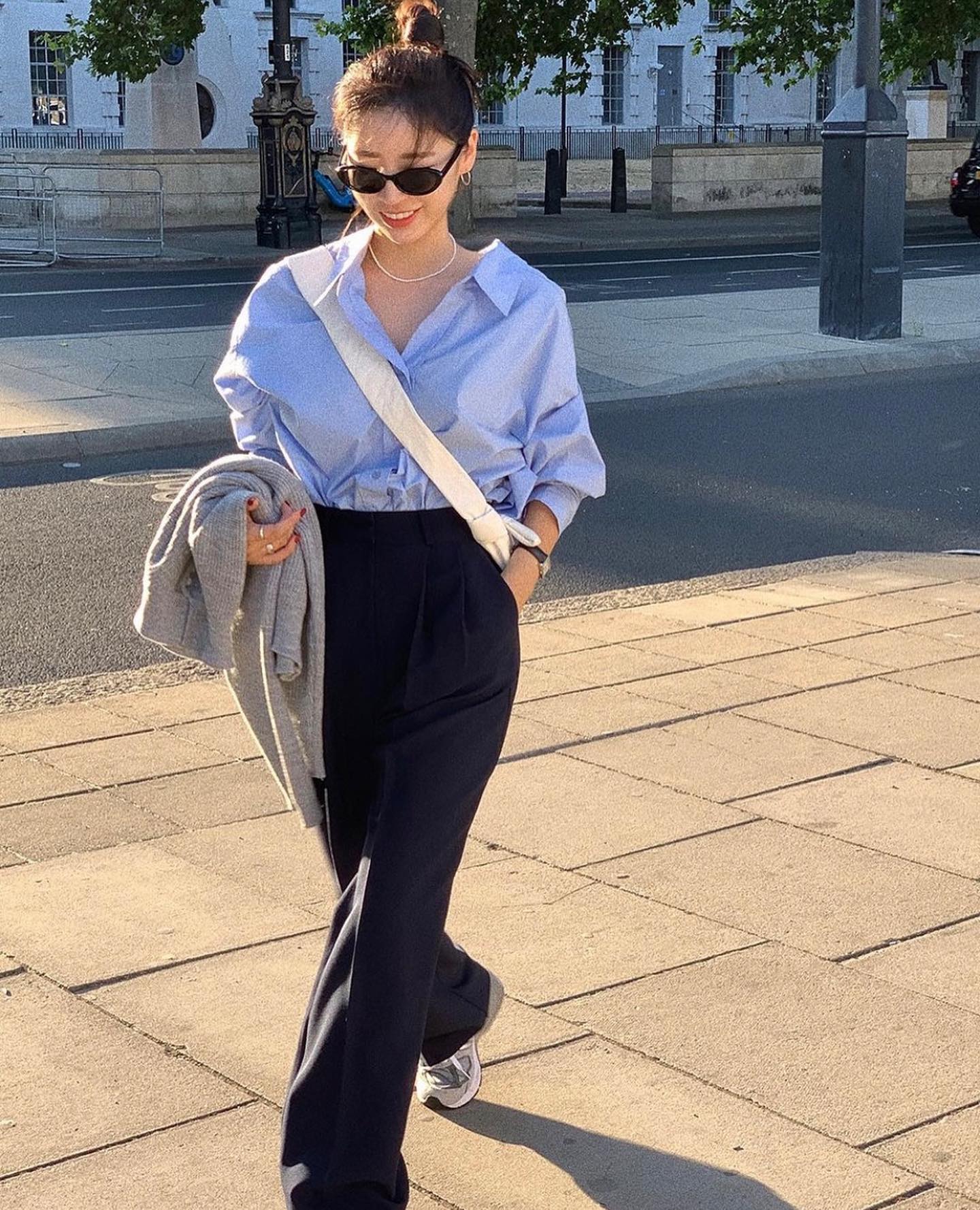 Áo sơ mi phối với 5 kiểu quần này là sành điệu nhất-3