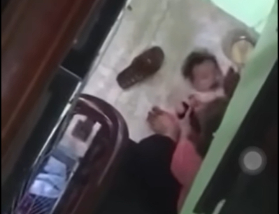 Phụ huynh bàng hoàng trước clip được lan truyền trên MXH, một trẻ mầm non bị đè dưới sàn nhà, đánh liên tục vào đầu để ép ăn-2