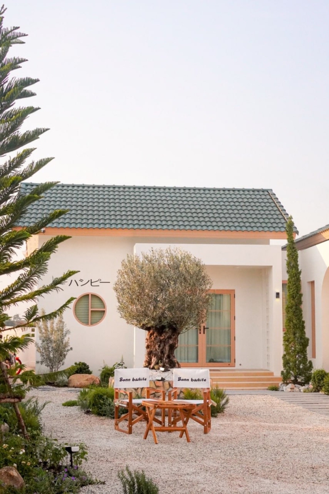 Ngôi nhà ở Thái Lan được dân mạng share điên đảo: Góc nào cũng chill, riêng sân vườn và căn bếp thì mê chữ ê kéo dài-4