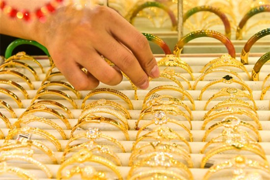 Giá vàng hôm nay 10/4/2024 'quay xe' giảm, SJC lao dốc bay mốc 84 triệu đồng