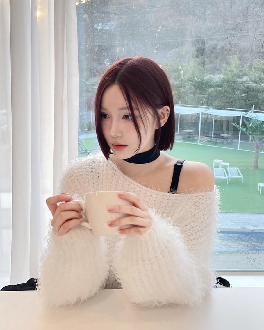 5 kiểu tóc suôn thẳng đang thịnh hành, giúp gương mặt trẻ ra vài tuổi-11