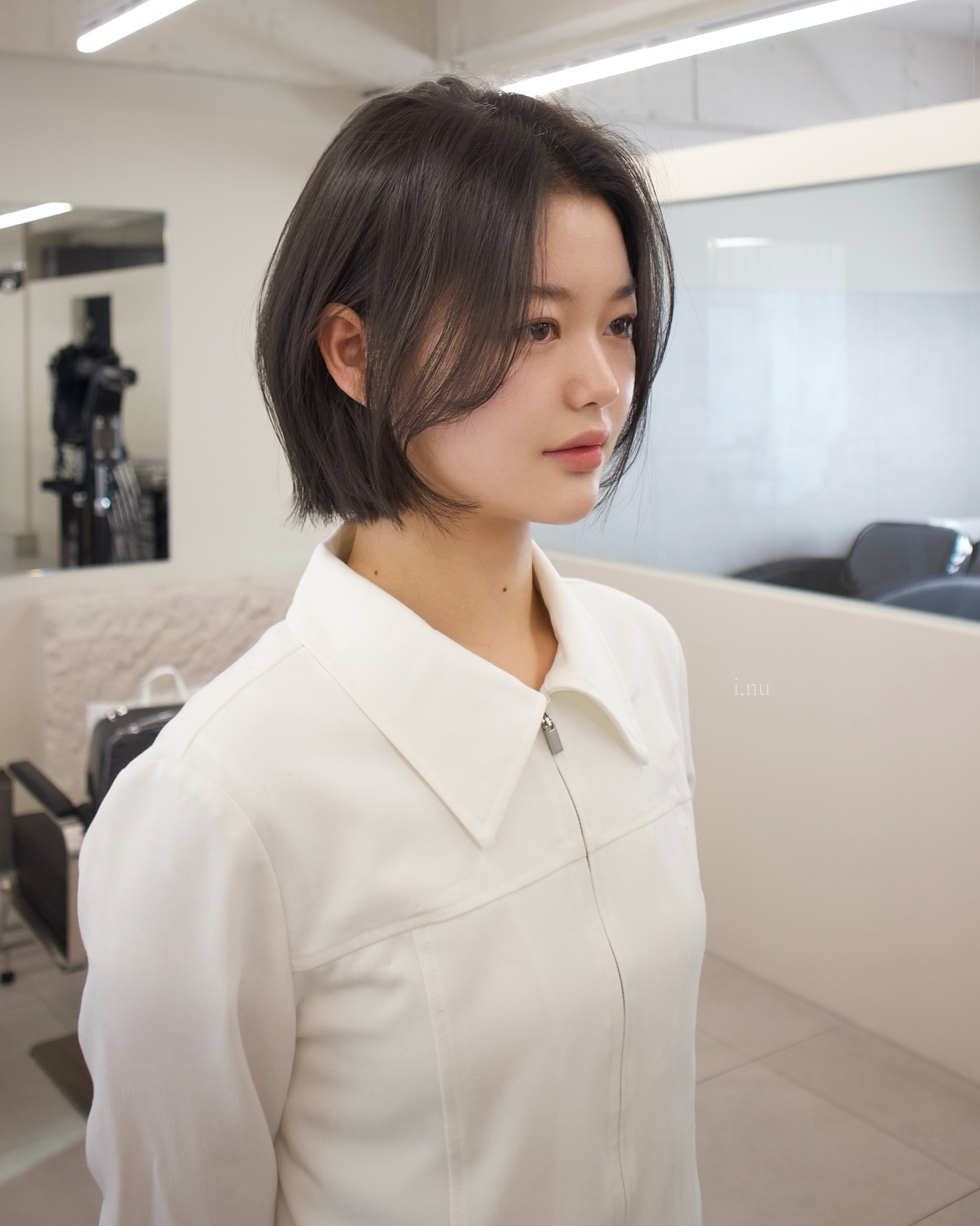 5 kiểu tóc suôn thẳng đang thịnh hành, giúp gương mặt trẻ ra vài tuổi-12