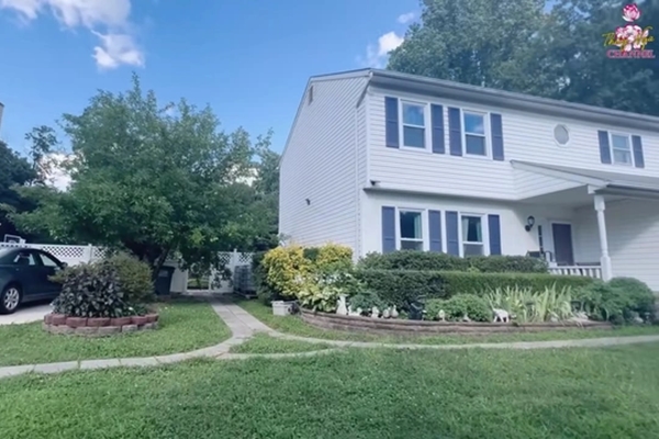 Làm trợ lý Hồ Ngọc Hà, chàng trai tậu được biệt thự cực xinh xắn, không kém nhà đàn chị-20