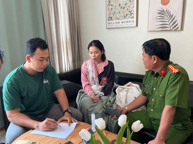 Nữ nghi phạm bắt cóc 2 bé gái ở phố đi bộ nhằm mục đích khiêu dâm: Khởi tố, bắt tạm giam-1