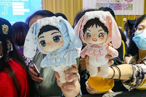 Hòn đảo treo đầy búp bê, du khách rợn người vẫn kéo tới tham quan-7