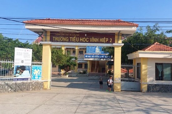 Gia hạn tạm đình chỉ công tác thầy giáo bị tố có hành vi lệch chuẩn với nữ sinh lớp 5