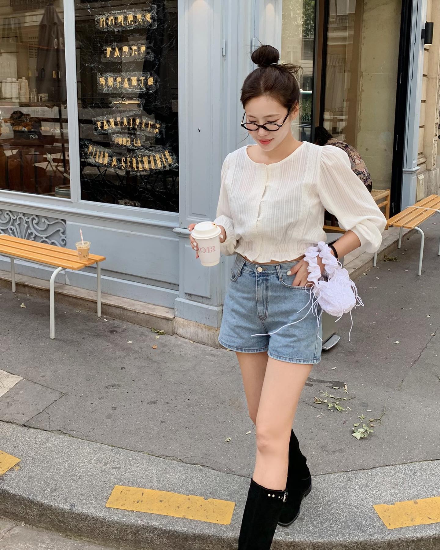 Nàng fashion blogger Hàn Quốc gợi ý 10 cách mặc áo trắng sành điệu suốt mùa hè-3
