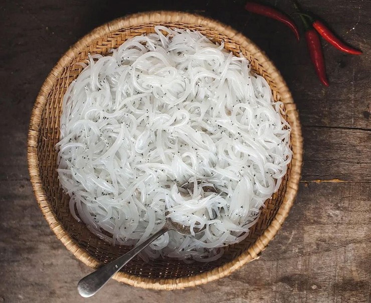 Loại cá không xương, chưa ai nuôi được, đã vào mùa, giá bán 250.000 đồng/kg-1