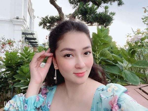 Hoa hậu Việt duy nhất đặt tên cho con gái theo họ Tống hiếm gặp, cô bé giờ 16 tuổi y như tên gọi-1