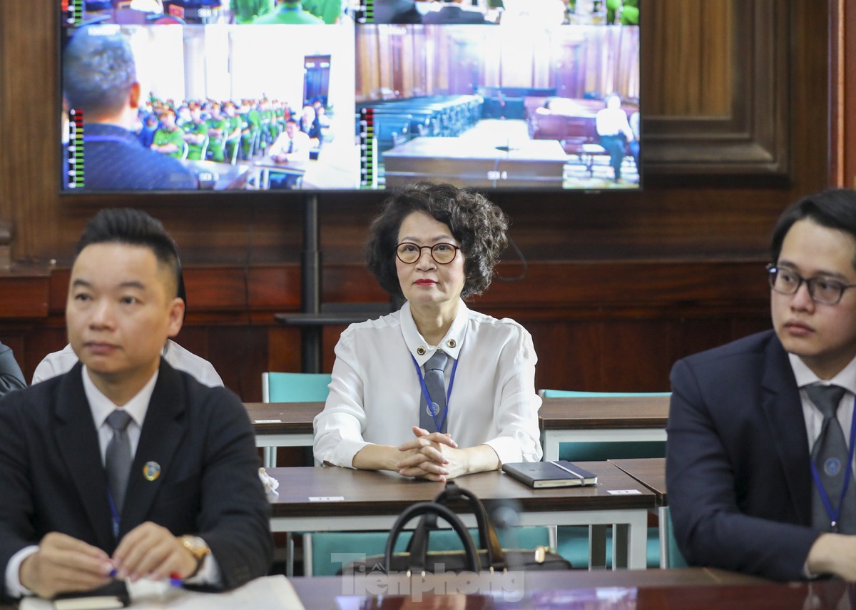 Hình ảnh bà Trương Mỹ Lan cùng các bị cáo trước giờ tuyên án-11