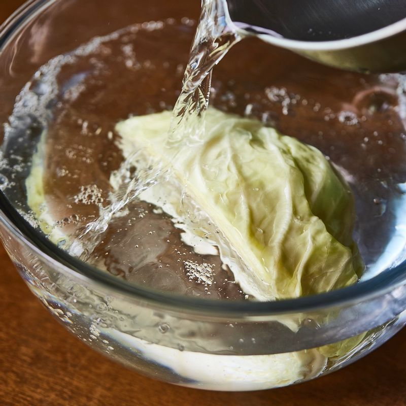 Làm món ăn tuyệt ngon mà lạ miệng với thịt ba chỉ và bắp cải-1