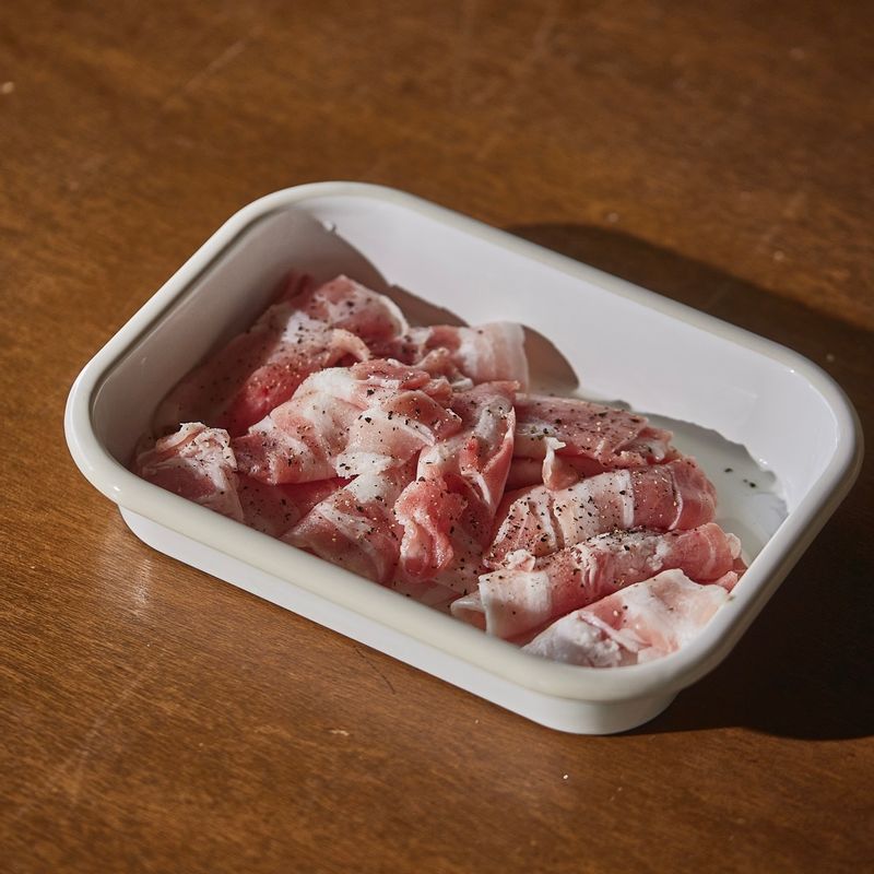 Làm món ăn tuyệt ngon mà lạ miệng với thịt ba chỉ và bắp cải-4