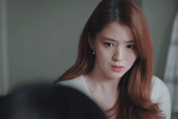 Đến nhà con gái chơi, nghe chàng rể cầu khấn bên bàn thờ, mẹ vợ nói câu đau đớn-2