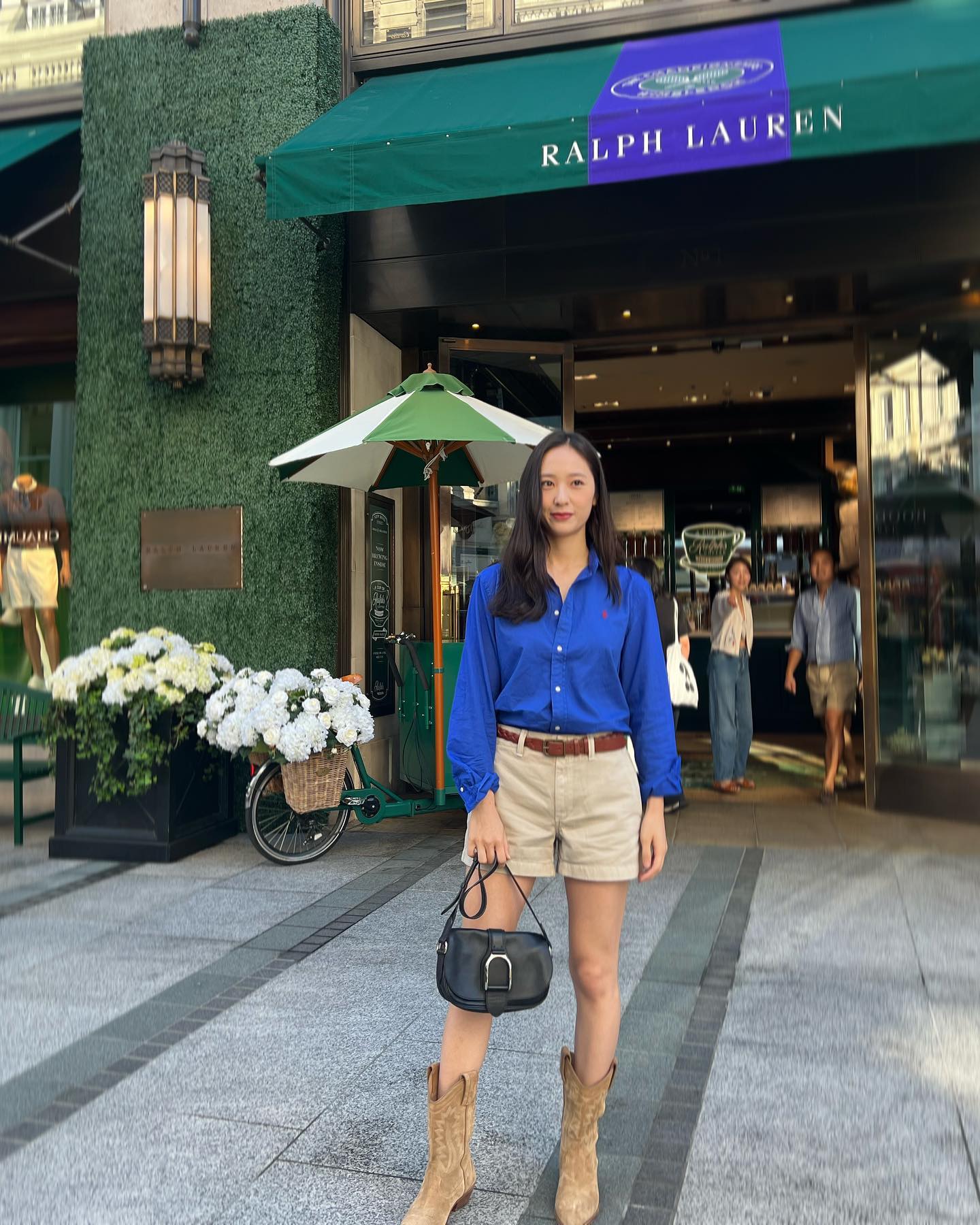 Muốn chinh phục xuất sắc phong cách tối giản, các nàng hãy học ngay Krystal-8