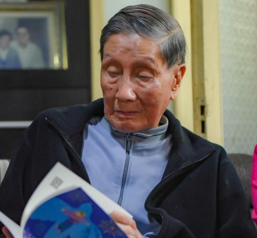 Chú voi con ở Bản Đôn bị biến tấu không khác gì ăn cắp-1