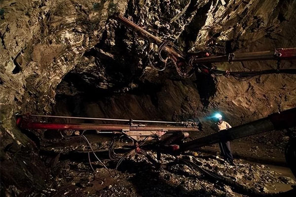 Vì sao suốt 80 năm không ai dám đào mỏ vàng có trữ lượng lớn bậc nhất thế giới? Kho báu 4.500 tấn vàng nằm im dưới đất khiến nước Nga đau đầu”-1