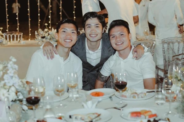 Công Phượng từng bị đồn vắng mặt ở đám cưới Quang Hải, Văn Hậu vì Hòa Minzy, liệu sẽ dự đám cưới của Hồng Duy?-3