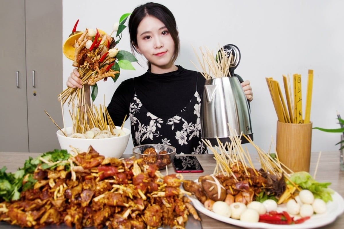 Thánh ăn công sở là nỗi ám ảnh của thế hệ 9X giờ ra sao?-1