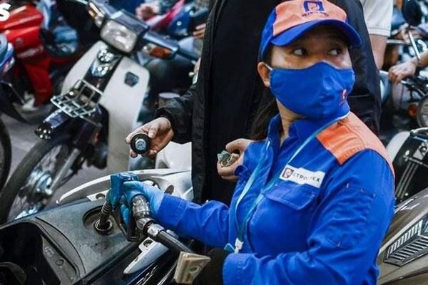 Giá xăng ngày mai có thể vượt 25.000 đồng/lít-2