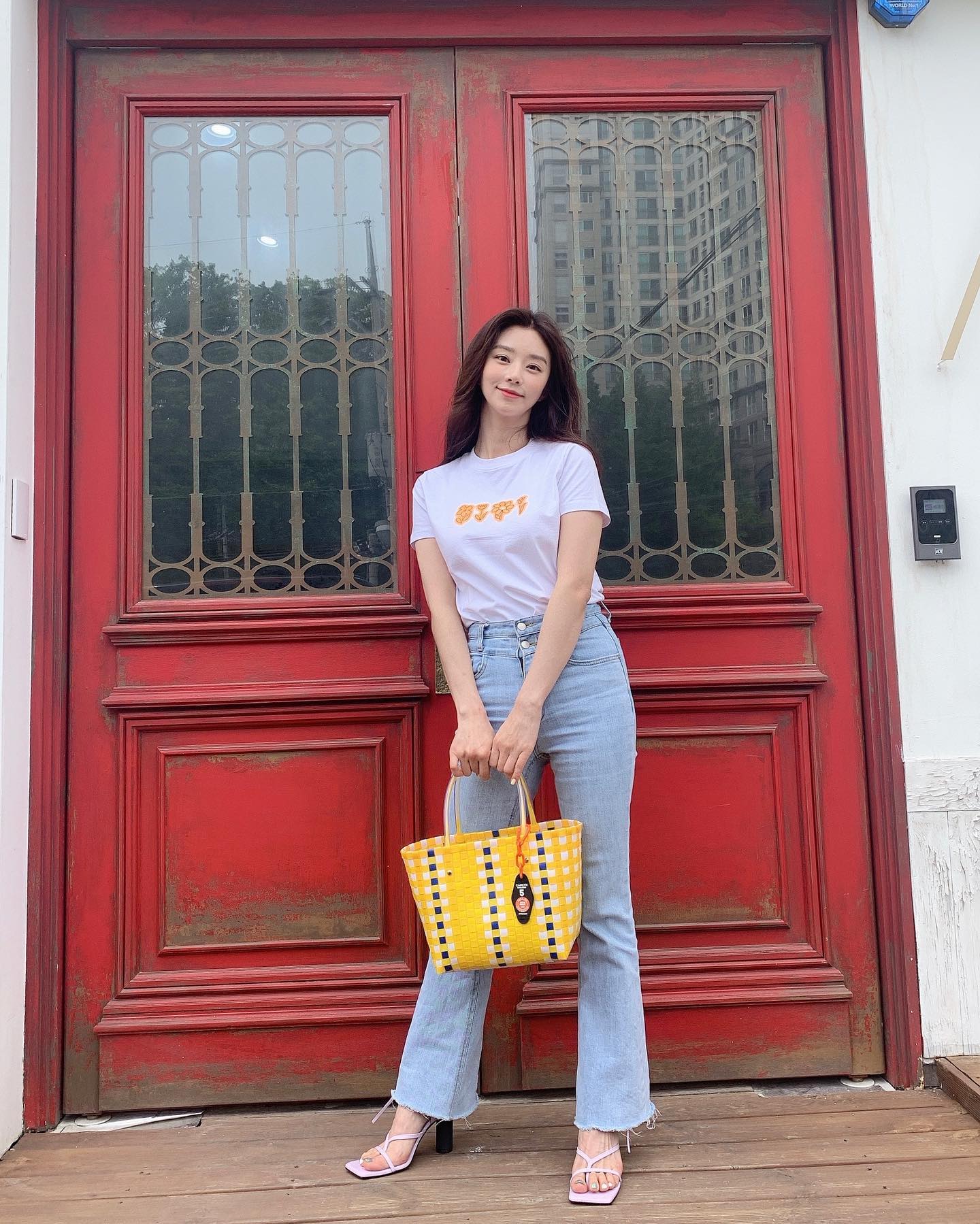 Khán giả không tin nữ phụ phim Queen of Tears đã 35 tuổi và đây là 5 item trẻ trung cô thường diện-5