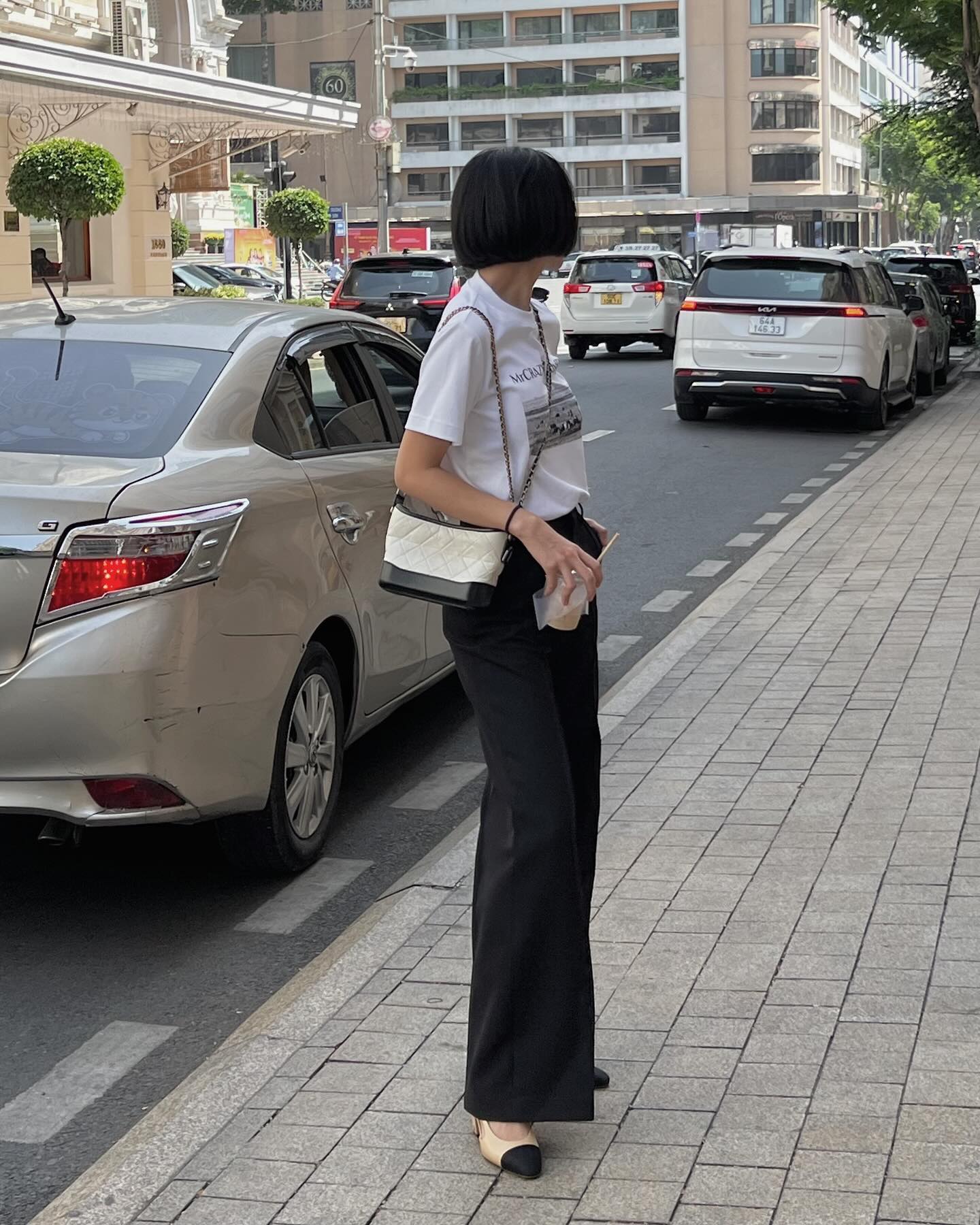 3 mẫu quần ống rộng giúp Hoa hậu Phương Khánh mặc đẹp đỉnh cao-2