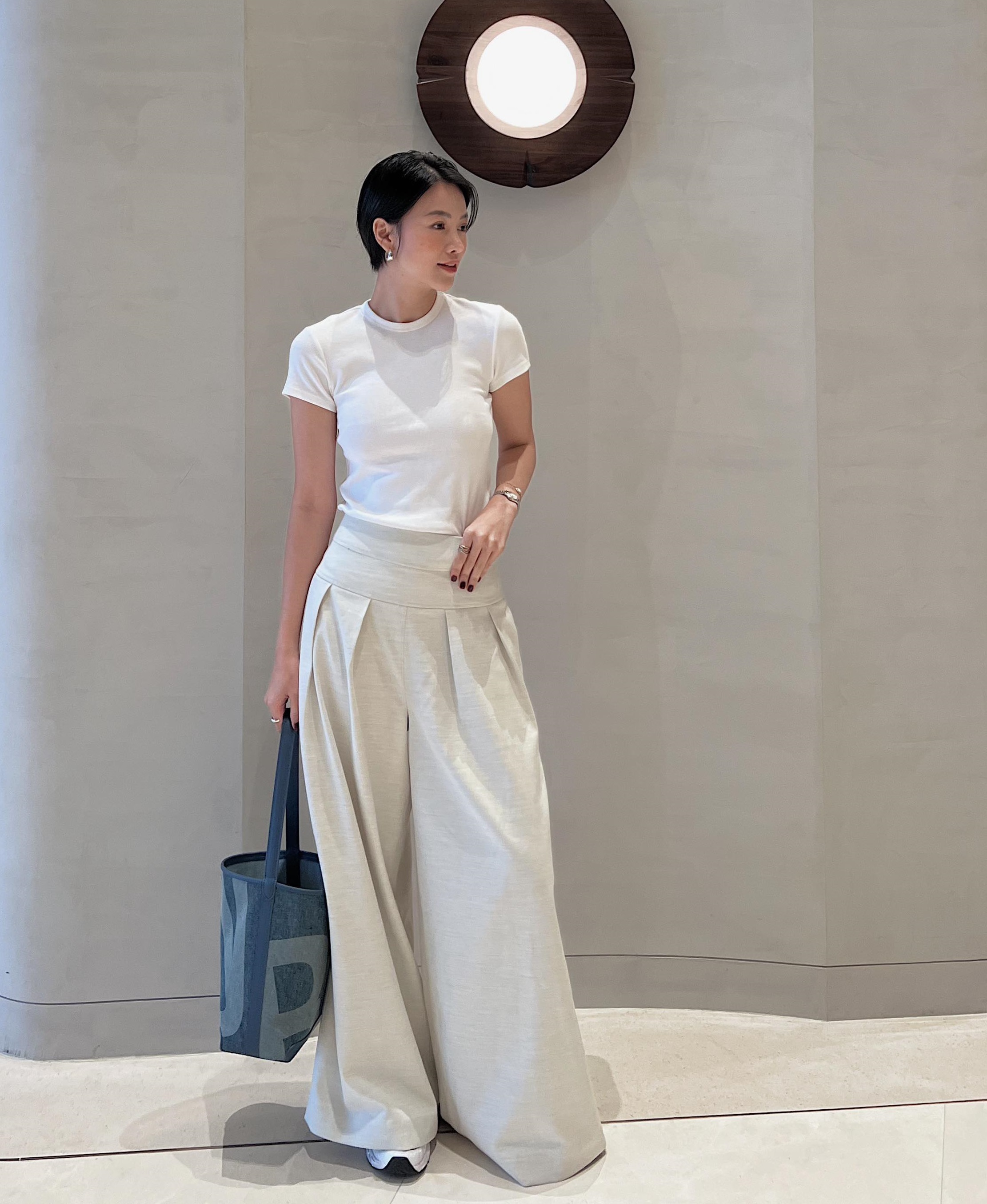 3 mẫu quần ống rộng giúp Hoa hậu Phương Khánh mặc đẹp đỉnh cao-7