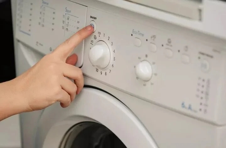 Máy giặt có một nút đặc biệt giúp tiết kiệm nước và thời gian-1