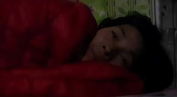 Người phụ nữ 40 năm hoàn toàn không ngủ vẫn khỏe mạnh bình thường, bác sĩ đặt máy đo sóng não theo dõi 48 tiếng mới phát hiện sự thật kinh ngạc-2