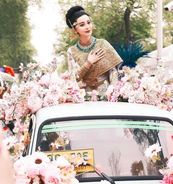 Phạm Băng Băng đẹp như nữ thần khi xuất hiện tại Thái Lan-1