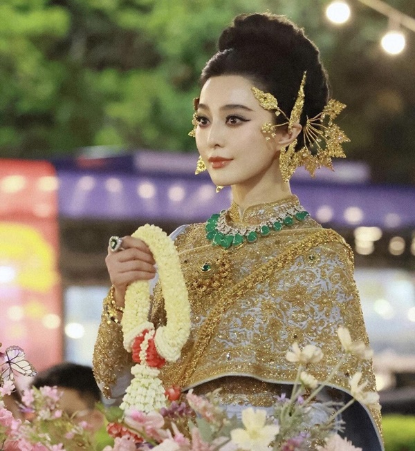 Phạm Băng Băng đẹp như nữ thần khi xuất hiện tại Thái Lan-3