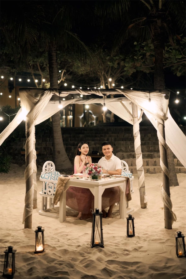 Quang Hải đón sinh nhật ấm áp bên gia đình, Chu Thanh Huyền bụng bầu vượt mặt vẫn nhún nhảy chúc mừng chồng-1