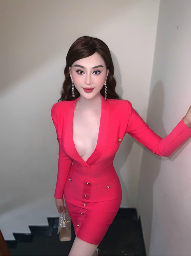 Không nhận ra Lâm Khánh Chi hiện tại: Gương mặt lạ lẫm, hệ quả của nghiện dao kéo?-4