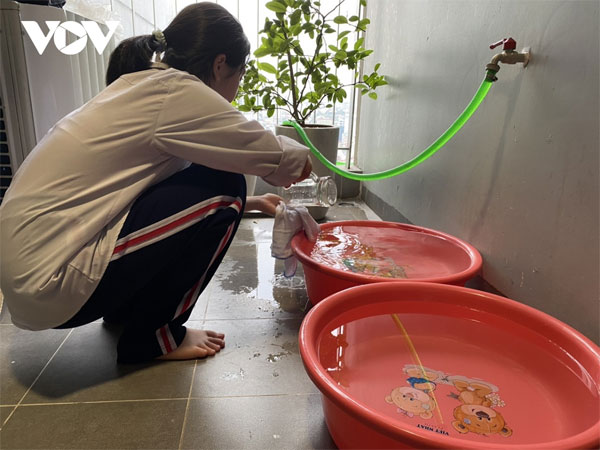 Cư dân tại chung cư Hà Nội Paragon khốn khổ vì bị cắt nước, dừng dịch vụ-4