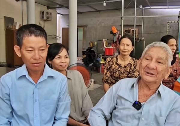 Anh em đồng lòng giúp cha 94 tuổi tìm lại con trai riêng sau 50 năm thất lạc-4