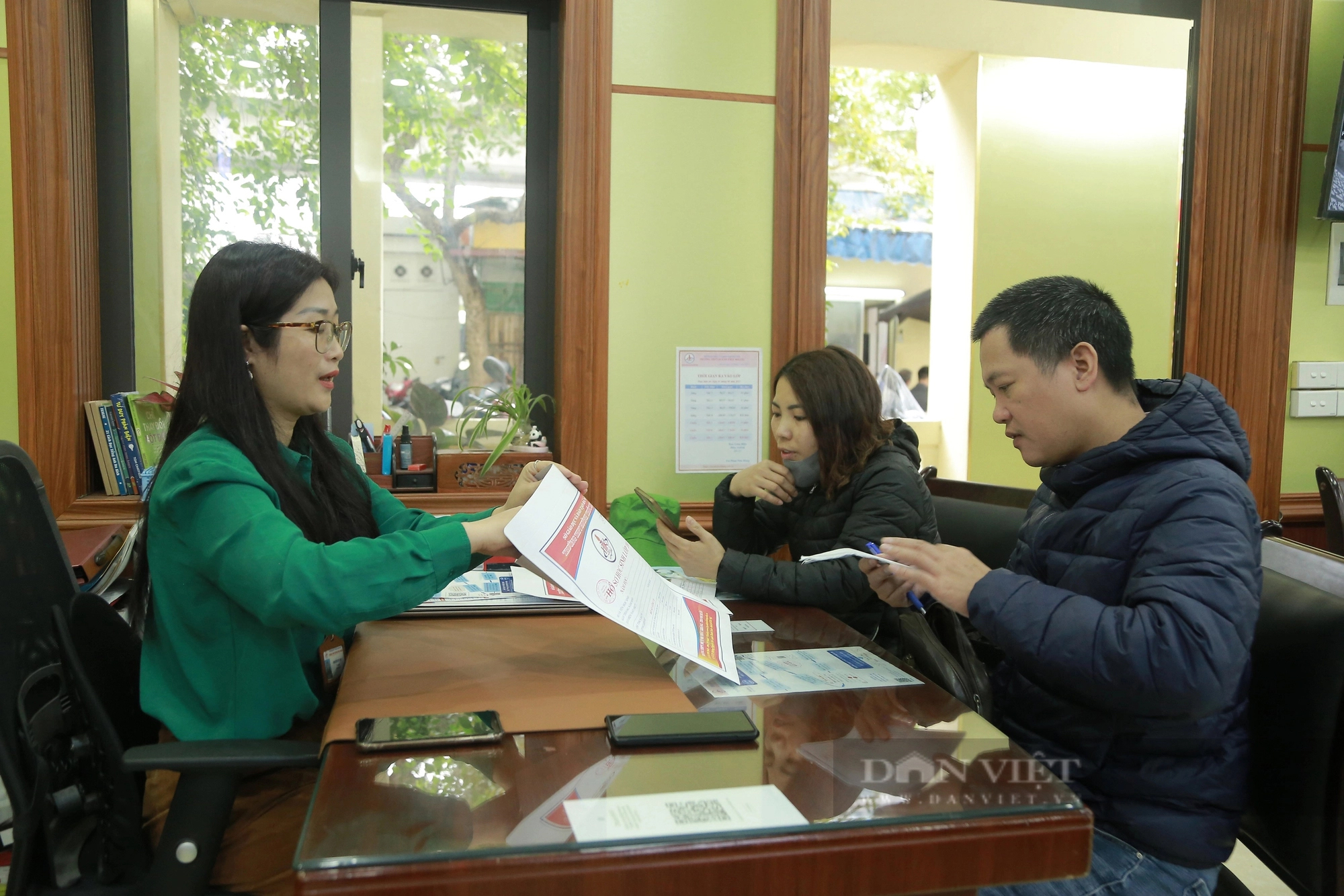 Áp lực thi vào lớp 10 Hà Nội, nhiều phụ huynh nhanh chóng chốt trường dự phòng cho con-1