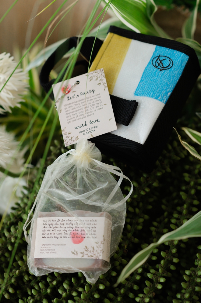 Set quà tặng độc đáo của đám cưới Minh Tú: Người thực hiện vô cùng đặc biệt, gửi gắm 1 thông điệp-3