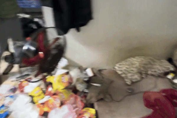 Một nam MC sang Mỹ định cư, phải lái taxi, làm nail và bị lừa, bị chơi xấu tới mức phải nghỉ việc-2