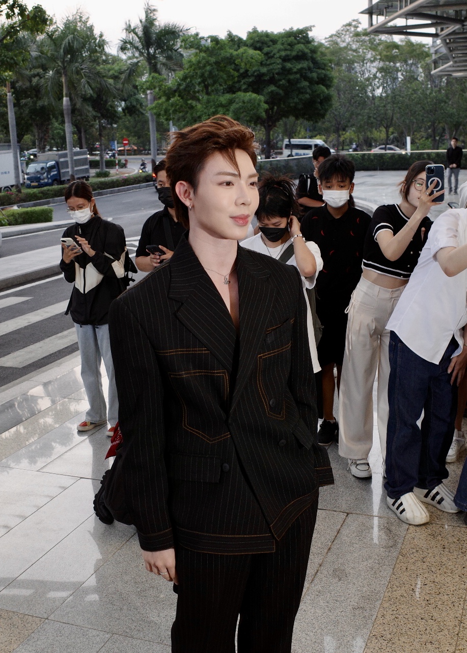 Kiều Minh Tuấn gặp sự cố ở đám cưới Minh Tú, phải đăng đàn nhờ người giải cứu gấp-5