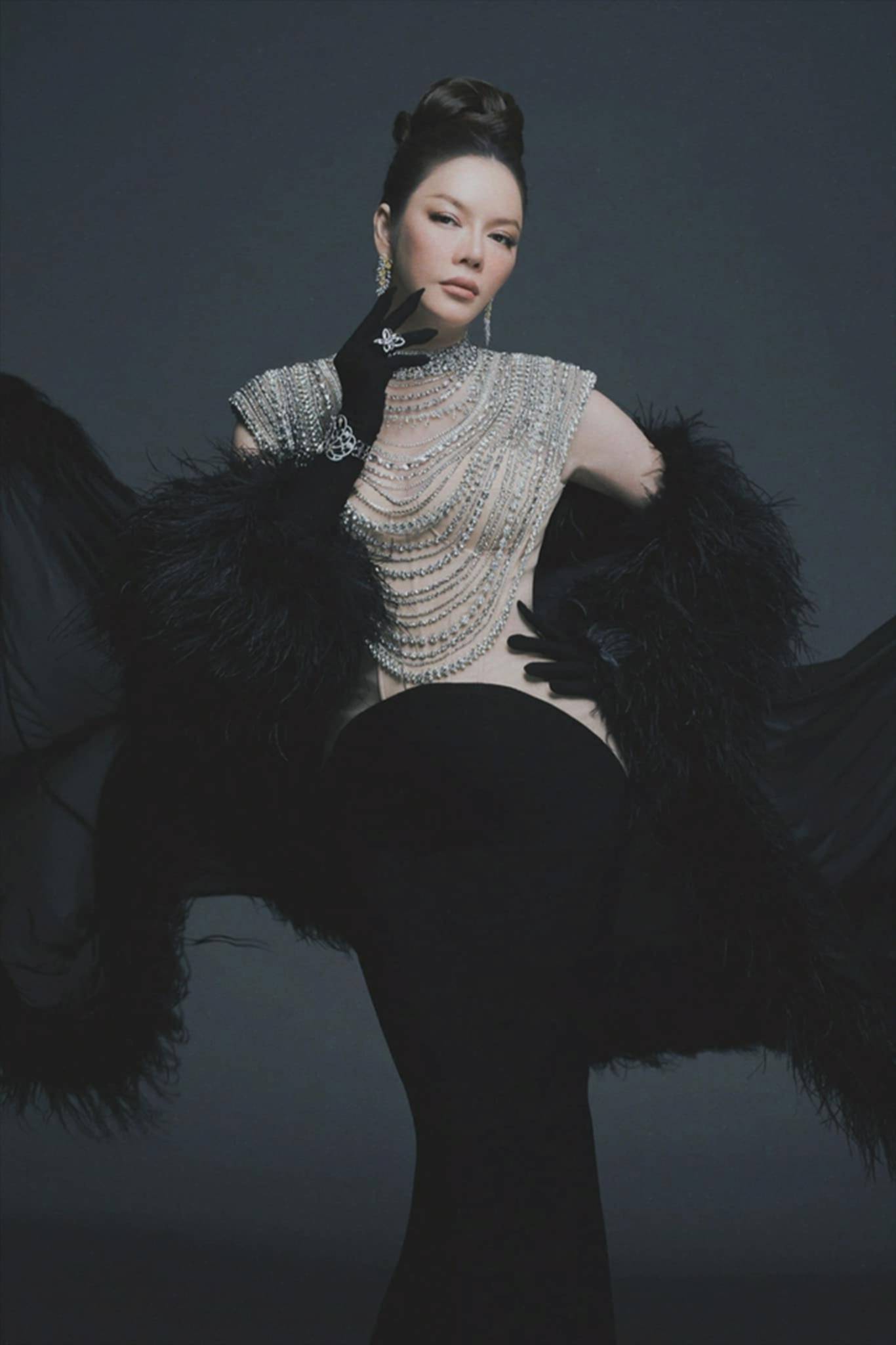 Nhan sắc nóng bỏng của kiều nữ Việt có 400 tỷ, 5 két kim cương từ 20 năm trước, tuổi 42 chưa lấy chồng-2